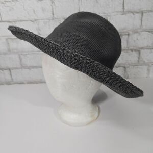 Angela & William  sunhat